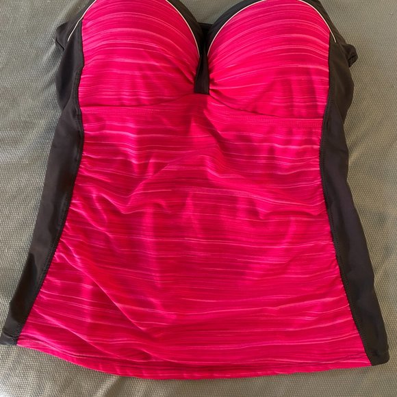 AZOKOE Tankini Top_Color Red & Gray_Size L_Worn once - Picture 2 of 4